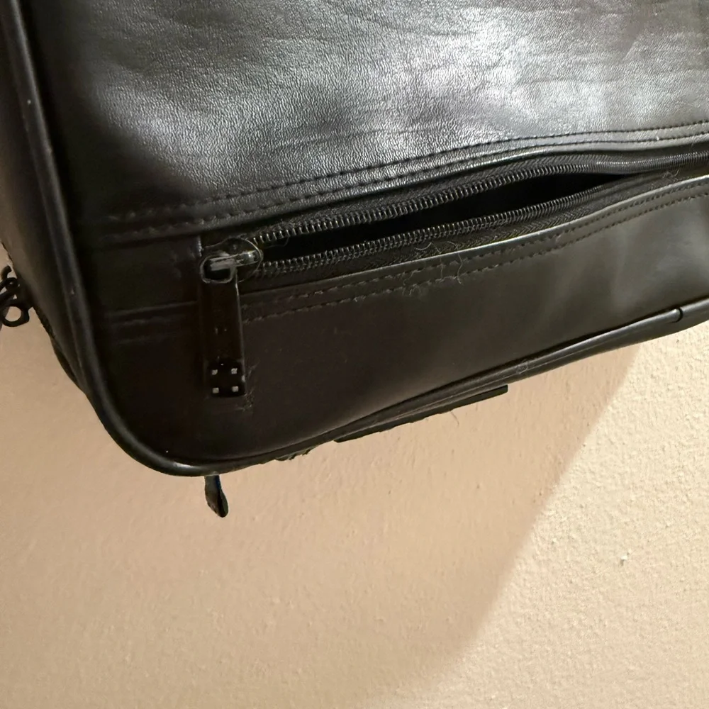 SUMDEX High Quality Thick Black Leather Shoulder Travel Laptop Messenger Bag